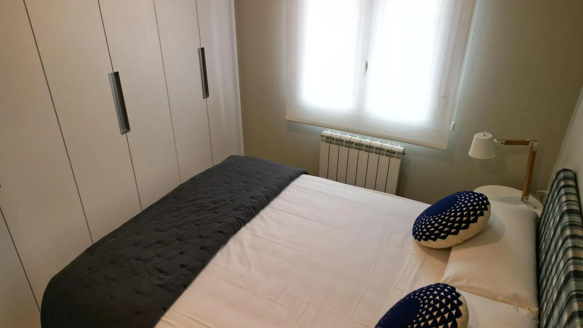Apartaments Turistics Cardona II 0*,